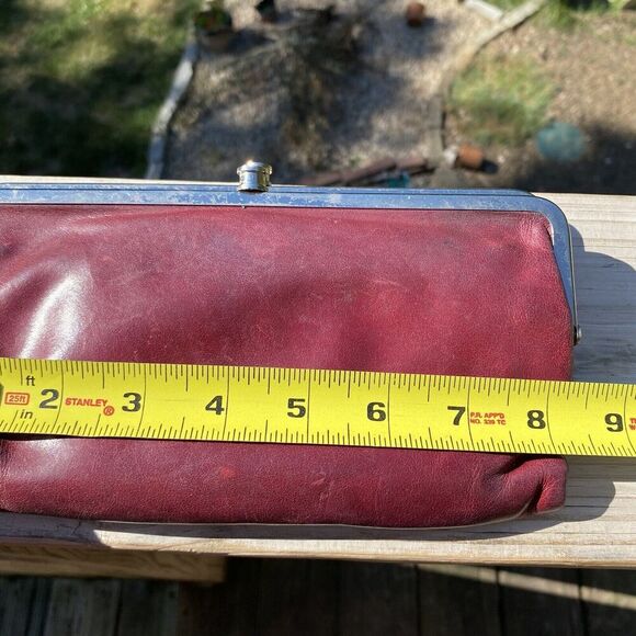 HOBO Lauren Clutch Wallet Purse Glazed Leather Red Burgundy Distress Kiss Lock - Picture 4 of 10